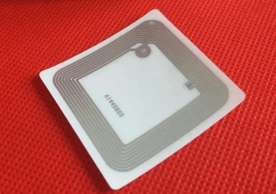 隱形芯片鑄盾，RFID讓假貨再無“隱身術”
